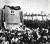 중국 최초의 헌법이 공포된 1954년 건국기념일 행사에서 군중들이 대형 헌법모형을 앞세우고 천안문 광장 앞 대로를 행진했다. [중국 외문출판사] 