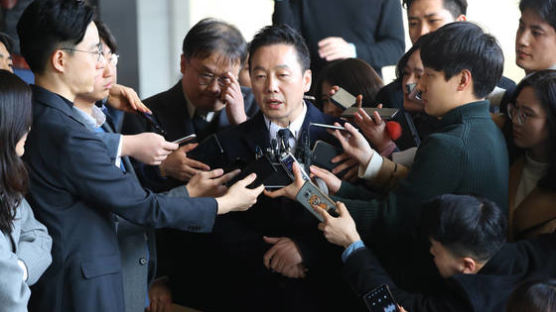 '성추행 의혹' 정봉주, 보도 기자들 허위사실 유포 혐의 고소