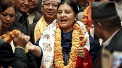 ‘네팔 첫 여성 대통령’ 반다리, 연임 성공