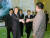 2002년 9월 방북한 고이즈미 준이치로 당시 일본 총리(왼쪽)가 김정일 국방위원장과 인사하는 모습. 관방 부장관이었던 아베 신조 총리(고이즈미 오른쪽)가 심각한 표정으로 지켜보고 있다. [사진제공=일본기자단]