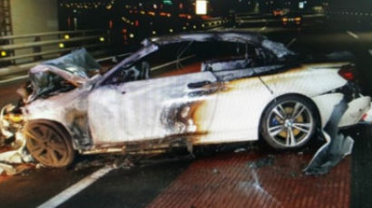 광안대교서 한복판서 ‘음주 추정’ BMW 차량 추돌 불에 전소