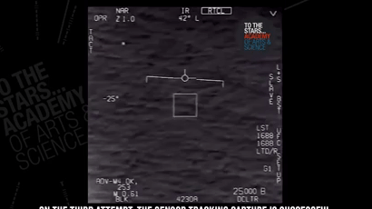 [영상] “날아가는 속도 좀 봐” 미국 전투기가 추적한 UFO
