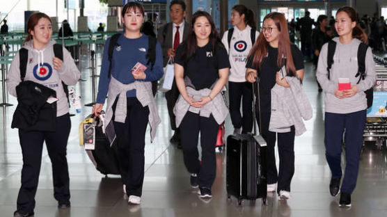 [단독]연맹비판 괘씸죄?..."여자컬링대표팀 출국 인터뷰 금지"