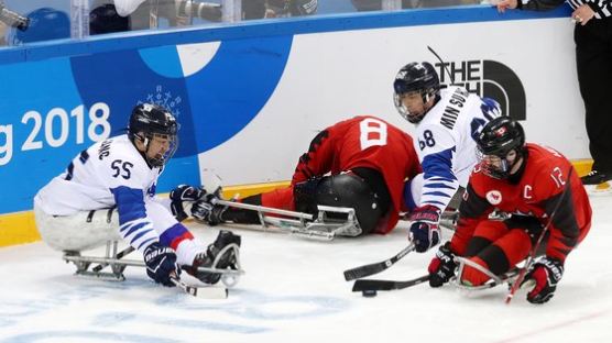 '썰매탄 태극 전사' 캐나다에 0-7 패, 17일 동메달에 도전