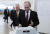18일(현지시간) 치러진 러시아 대선에서 한표를 행사하기 위해 투표소에 줄 서 있는 블라디미르 푸틴 대통령. [타스통신=연합뉴스]