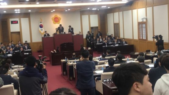 기초의원 74% 자유한국당인 대구…4인 선거구 신설 또 무산
