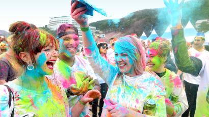 [사진] 봄맞이 거제 홀리해이 색채 축제