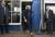 테리사 메이 영국 총리가 독극물 공격이 벌어진 솔즈베리 쇼핑몰 지역을 방문하고 있다. [EPA=연합뉴스]
