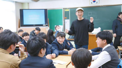[시선집중] 중학교 자유학기제 프로그램 '영화제작교실' 운영 …'제2 스필버그' 키운다