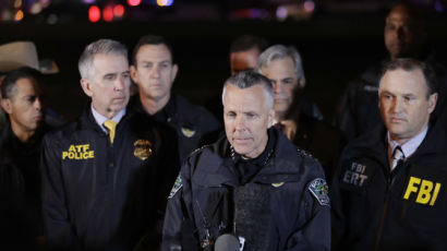 미 텍사스 연쇄 소포 폭탄 사건 용의자 자폭사망