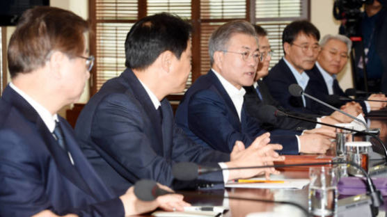 청와대, 북한에 29일 남북고위급회담 판문점에서 개최 제안