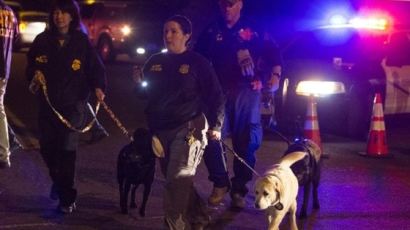 美텍사스 연쇄 폭발물 테러 20대 용의자 자폭 사망