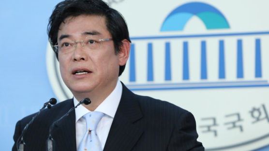 안철수 "곰팡내 난다" 발언에 자유한국당 "분리수거해줘 감사"