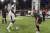 21일에 스위스에서 열린 친선실내축구경기에 참가한 우사인 볼트(왼쪽)가 브라질의 축구 레전드 호베르투 카를로스를 상대로 돌파를 시도하고 있다. [EPA=연합뉴스]