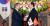문재인 대통령과 쩐 다이 꽝 베트남 국가주석이 23일 오전(현지시간) 하노이 주석궁 회담장에서 열린 공동기자회견이 끝난 뒤 두 손을 마주 잡고 있다. [연합뉴스]
