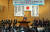 아베 신조 일본 총리가 지난해 열린 초당파 의원 모임의 신헌법 제정 추진대회에 참석해 헌법 시행 70주년인 올해 개헌의 역사적인 첫걸음을 내딛겠다고 다짐하고 있다. [지지통신]
