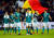 24일 독일 뒤셀도르프에서 열린 스페인과 평가전에서 1-1로 비긴 뒤 그라운드를 빠져나가는 제롬 보아텡(왼쪽 셋째), 토마스 뮐러(오른쪽 셋째) 등 독일대표팀 선수들. [뒤셀도르프 로이터=연합뉴스]