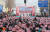 지난 24일 광주 동구 금남로 거리에서 열린 ‘금호타이어 해외매각 철회 1차 범시도민대회’에서 참석자들이 구호를 외치고 있다. [연합뉴스] 