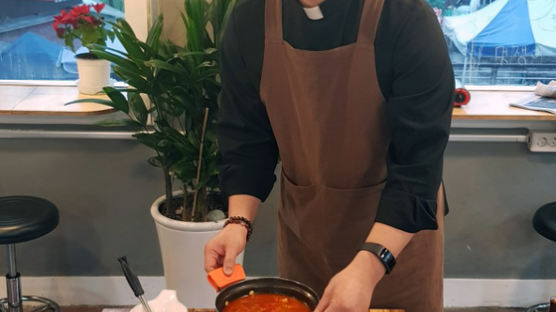 배고픈 젊은이 위한 3000원 김치찌개의 행복