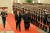 김정은 위원장이 26일 베이징 인민대회당 북대청에서 열린 환영 행사에서 시진핑(習近平) 중국 국가주석과 함께 중국군 의장대를 사열하고 있다.[연합뉴스]