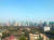 지난 25일 베이징 중앙일보 베이징 총국에서 찍은 베이징 궈마오 일대의 스카이 라인. 26일 0시 스모그 오렌지 경보 발령으로 약간 뿌연 상태지만 푸른 하늘이 보인다. [베이징=신경진 특파원]