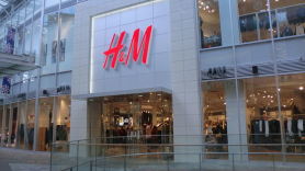 안 팔린 옷 4조5000억어치…재고 몸살 앓는 H&M 