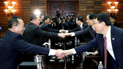 문재인 대통령-김정은 다음달 27일 판문점서 만난다