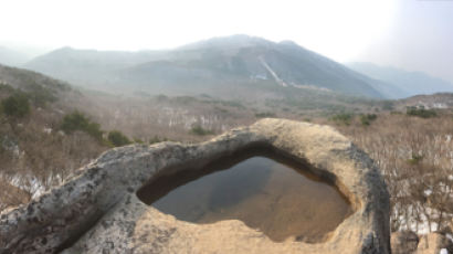 금빛 우물, 국내 최대 산성…부산 금정산 원정산행 