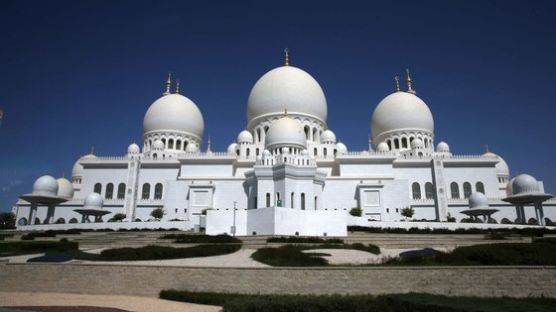 [서소문사진관]문 대통령이 방문했던 UAE의 그랜드 모스크는 어떤 곳