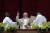 1일 프란치스코 교황이 바티칸 성베드로 대성당 발코니에서 부활절 메시지를 낭독하고 있다. [AP=연합뉴스] 