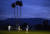 2일 ANA 인스퍼레이션이 열린 미국 캘리포니아주 랜초 미라지가 일몰로 어두워졌다. 4차 연장 끝에도 승부가 끝나지 않아 5차 연장은 현지시간 다음날로 미뤄졌다. [사진 LPGA]