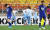 수원 삼성 선수들(파란 유니폼)이 시드니 FC에 세 번째 골을 내준 뒤 아쉬워하고 있다. [연합뉴스]