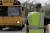 마조리 스톤맨 더글라스 고등학교 스쿨 버스가 지나가는 길목에 보안관이 배치되어 있다. [AP=연합뉴스]