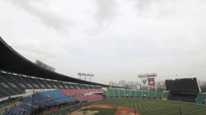 미세먼지로 잠실·수원·인천 경기 취소···프로야구 37년 사상 처음