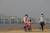 중국발 황사 등 영향으로 수도권 지역의 미세먼지 농도가 &#39;나쁨&#39;을 기록한 지난달 29일 오후 서울 서초구 반포한강시민공원에서 가족 나들이객이 마스크를 쓰고 산책을 하고 있다. [뉴스1]
