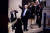 7일 도널드 트럼프 미국 대통령(왼쪽 둘째)이 워싱턴의 트럼프 인터내셔널 호텔에서 멜라니아 여사와 저녁 식사 후 떠나면서 손을 흔들고 있다. [EPA=연합뉴스]