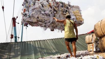 전세계 쓰레기통 닫은 중국, 시작은 영화 '소료왕국' 쇼크