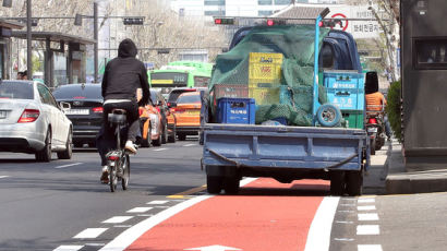 [사진] 자전거전용차로의 무법자