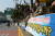 3월 26일 경남 창원시 진해구 안민터널 입구 돌리사거리에서 STX조선 노조원들이 STX조선해양의 구조조정이 담긴 자구안에 반대하는 거리선전전을 펼치고 있다.