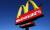 미국 패스트푸드 체인 &#39;맥도날드&#39;의 간판.