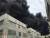 13일 오전 11시 47분쯤 인천시 서구 가좌동 한 화학 공장에서 화재가 발생해 소방당국이 진화에 나섰다. [사진 독자 장현호씨 제공]