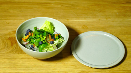[폼나는 플레이팅] 채소의 아삭한 식감을 살릴 수 있는 샐러드 담기 비결