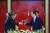 베트남 국빈 방문중인 문재인 대통령(왼쪽)이 지난달 23일 오후(현지시각) 하노이 국제 컨벤션센터에서 열린 국가주석 초청 국빈만찬에서 쩐 다이 꽝 국가 주석과 건배를 하고 있다. [청와대사진기자단]
