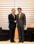 16일 일본 도쿄에서 아베 신조 일본 총리(사진 오른쪽)와 왕이 중국 국무위원 겸 외교부장이 회담에 앞서 악수하고 있다. [사진=중국 외교부 웹사이트]