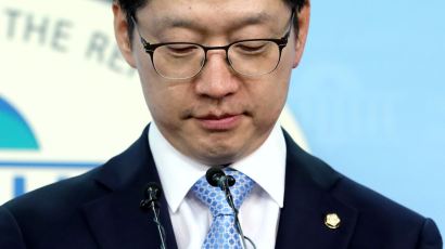 한국당 “특검해야”, 바른미래당 “드루킹과 한 팀”…민주당은 논평 없어