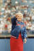 바버라 부시 여사가 1989년 5월 5일 텍사스에서 열린 텍사스 레인저스와 뉴욕 양키스 경기에서 시구 하고 있다. [AP=연합뉴스] 