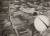 1951년 11월 휴전 회담이 열렸던 농촌마을 널문리의 판문점 전경. 북한군과 중공군 대표들이 거주하는 텐트의 무리와 중립지대를 표시하는 커다란 풍선이 보인다. [사진 국사편찬위원회 캡쳐]