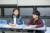 (왼쪽) 이지윤·김줄기 학생기자가 교실 속 성평등 논의에 참여하고 있다.