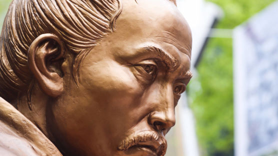 [서소문사진관]전봉준 장군 동상, 서울 한복판에 세워지다