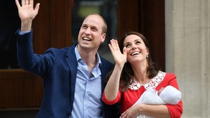 [서소문사진관] 아기 왕자 탄생 축하하는 영국 시민들